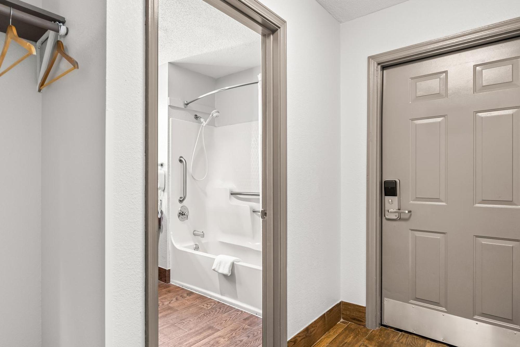 Quality Inn Корнелия Екстериор снимка
