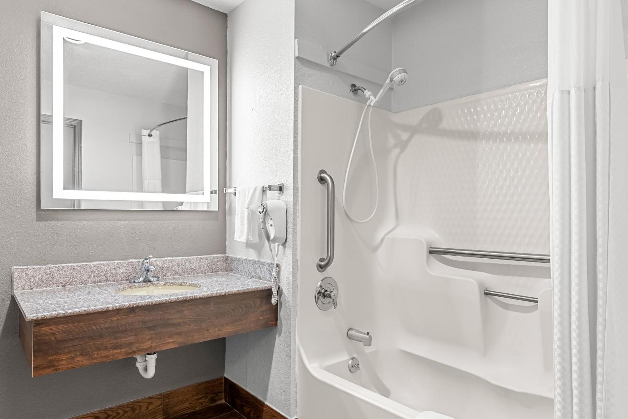 Quality Inn Корнелия Екстериор снимка