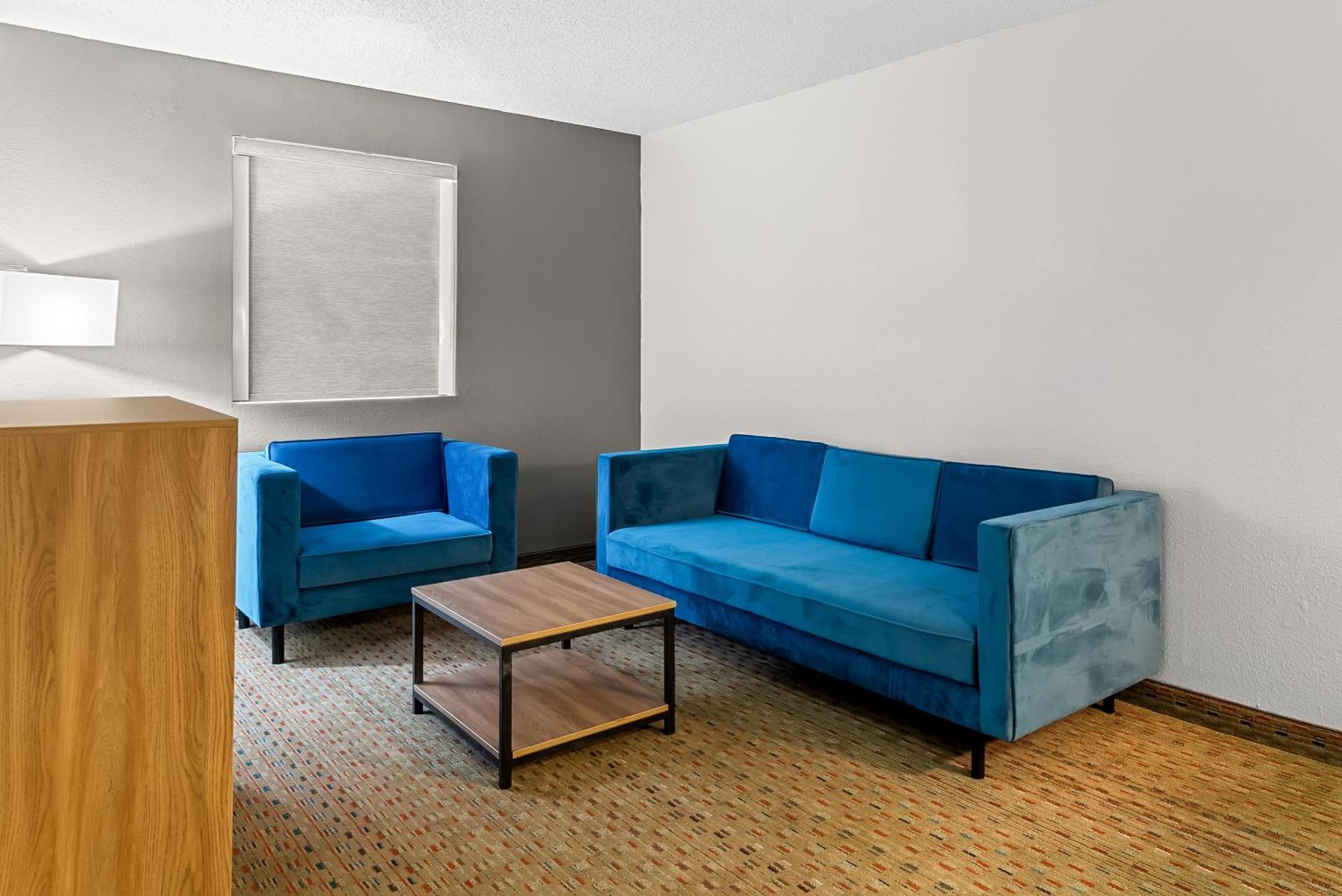 Quality Inn Корнелия Екстериор снимка