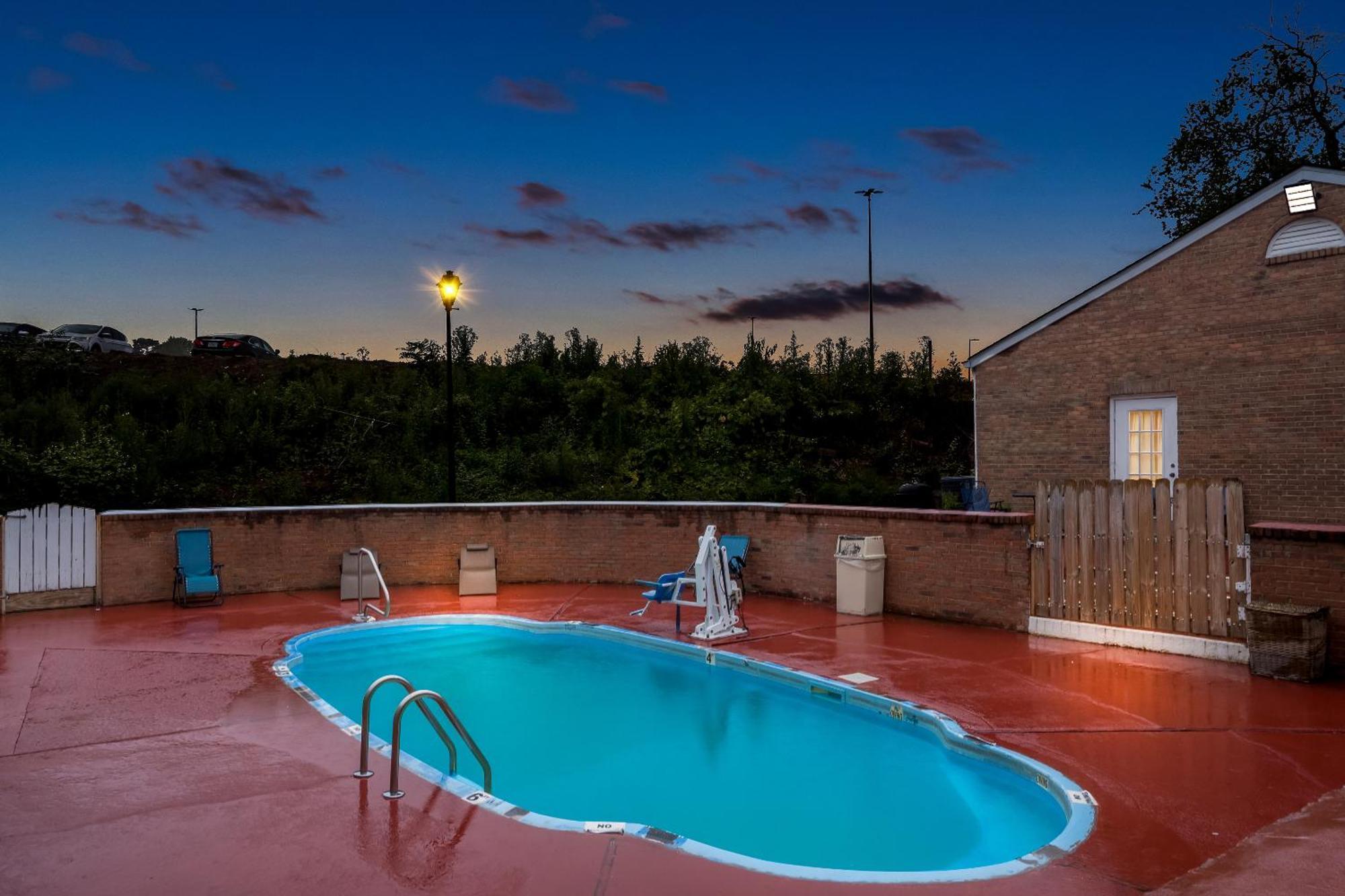Quality Inn Корнелия Екстериор снимка