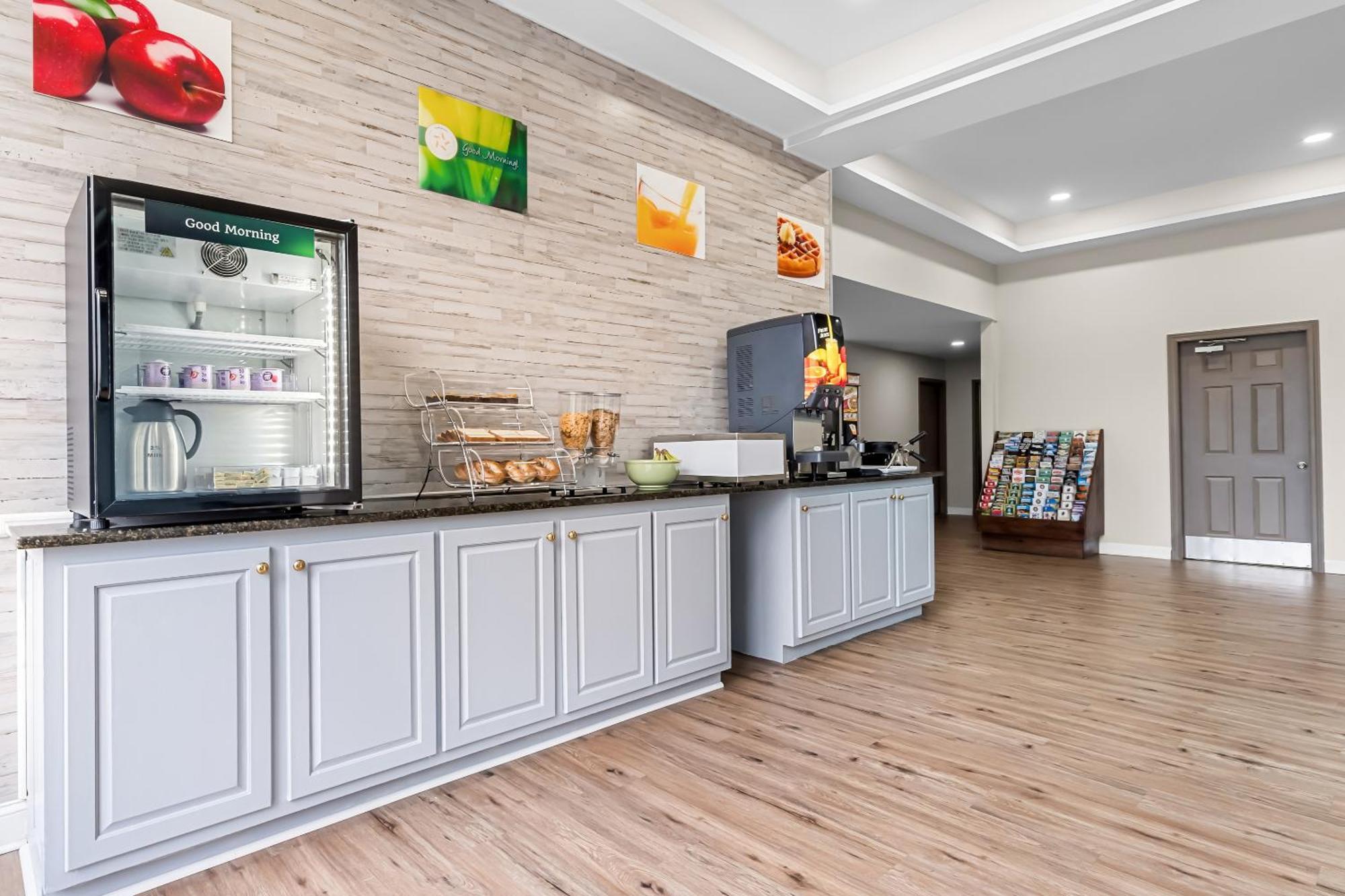 Quality Inn Корнелия Екстериор снимка