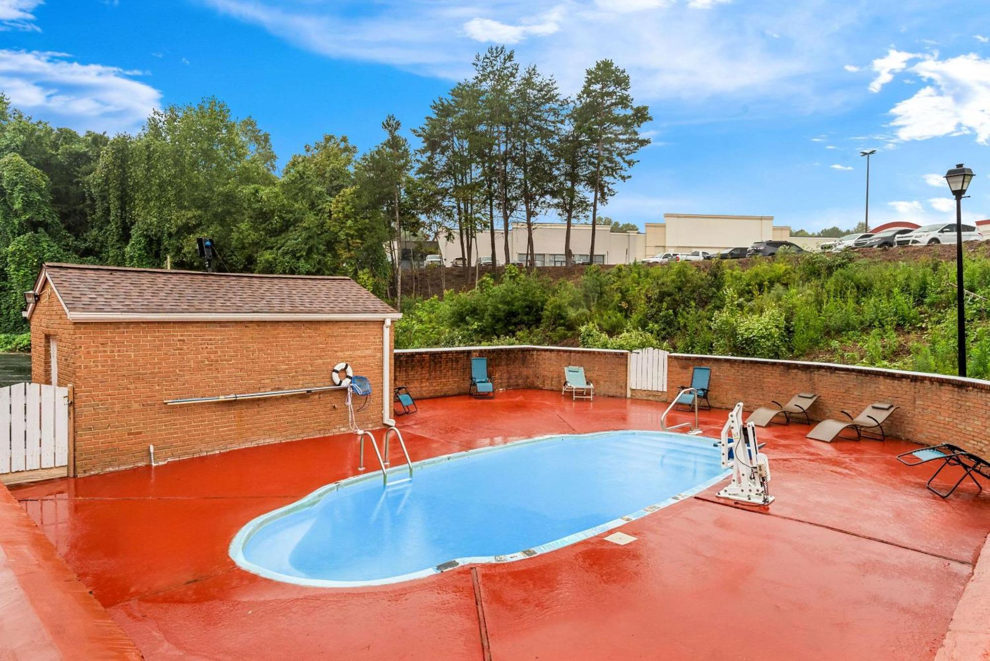 Quality Inn Корнелия Екстериор снимка